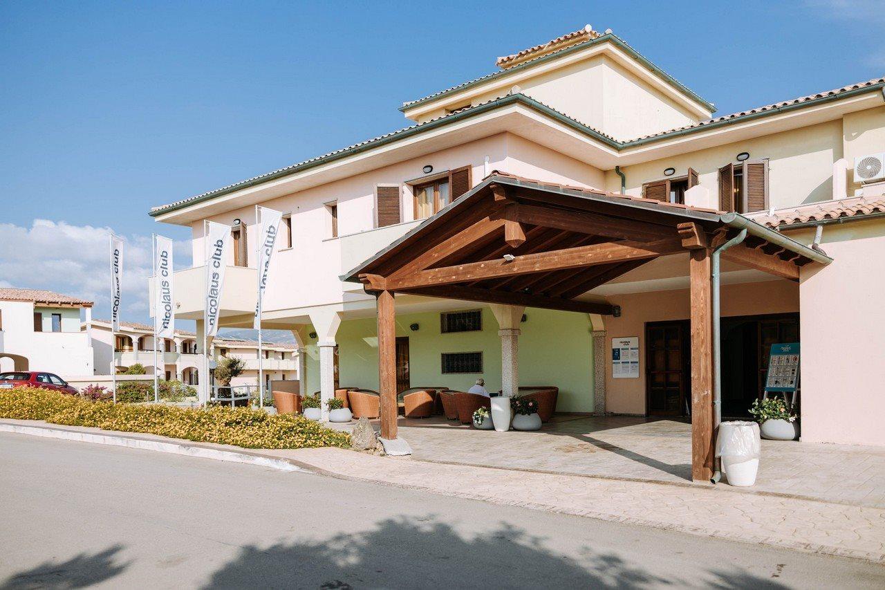 Baia Delle Mimose Lejlighedshotel Badesi Eksteriør billede