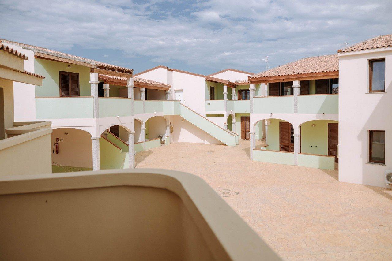 Baia Delle Mimose Lejlighedshotel Badesi Eksteriør billede