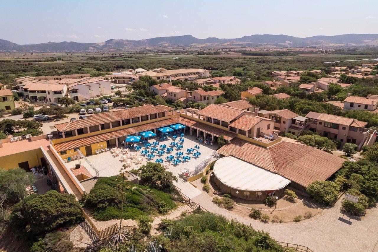 Baia Delle Mimose Lejlighedshotel Badesi Eksteriør billede