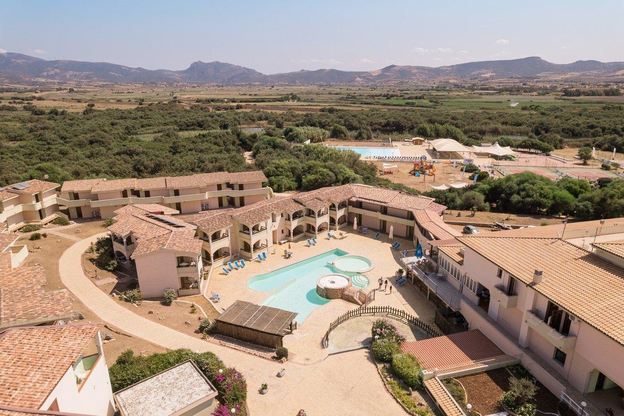 Baia Delle Mimose Lejlighedshotel Badesi Eksteriør billede
