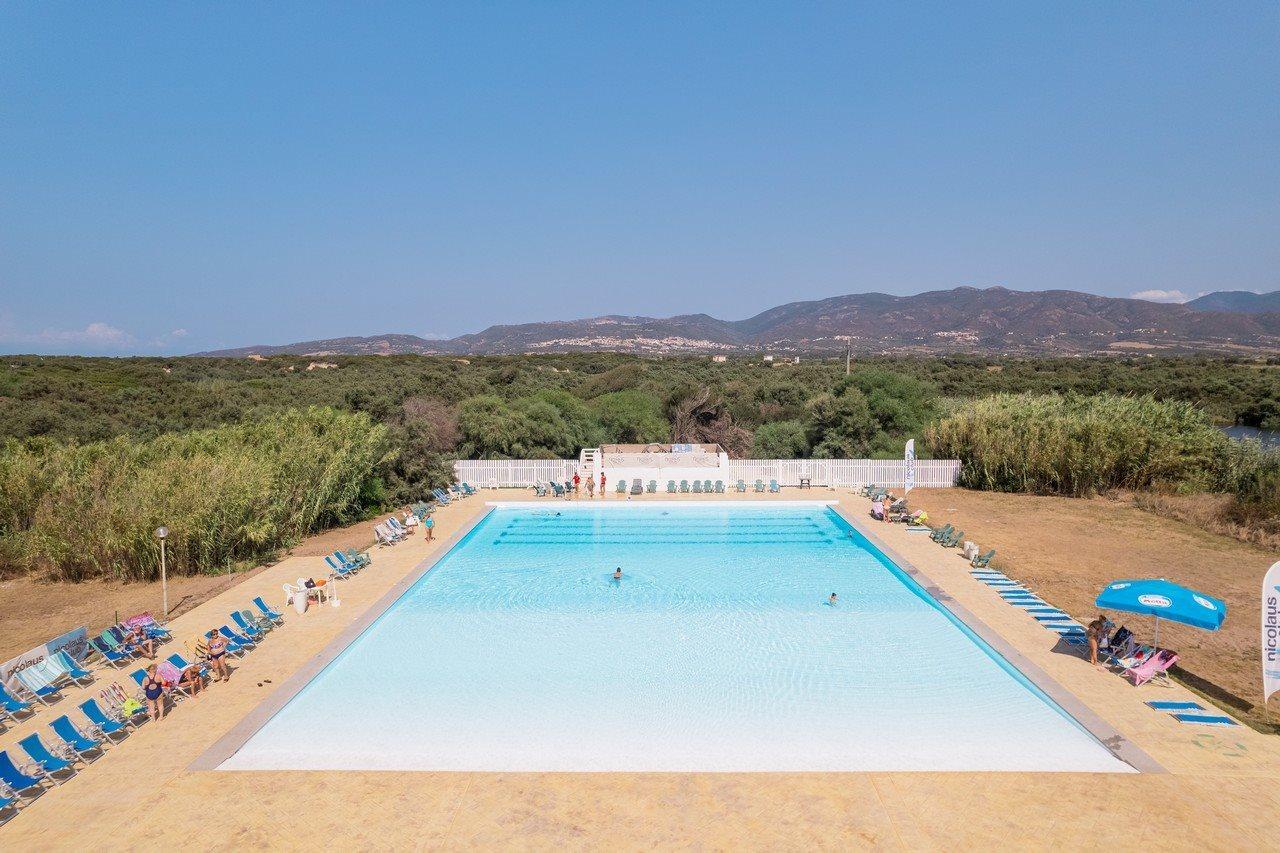 Baia Delle Mimose Lejlighedshotel Badesi Eksteriør billede