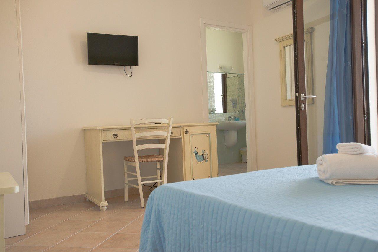Baia Delle Mimose Lejlighedshotel Badesi Eksteriør billede