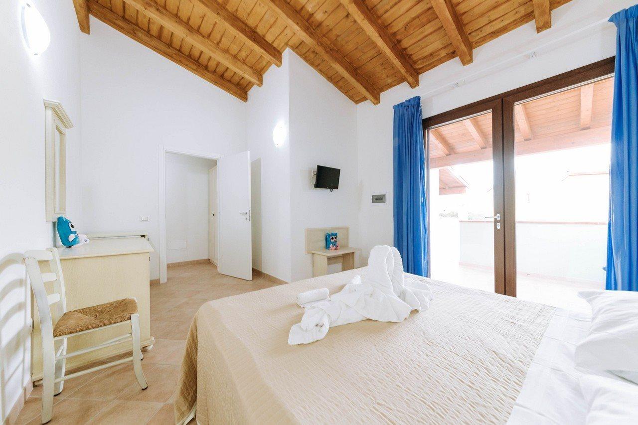 Baia Delle Mimose Lejlighedshotel Badesi Eksteriør billede