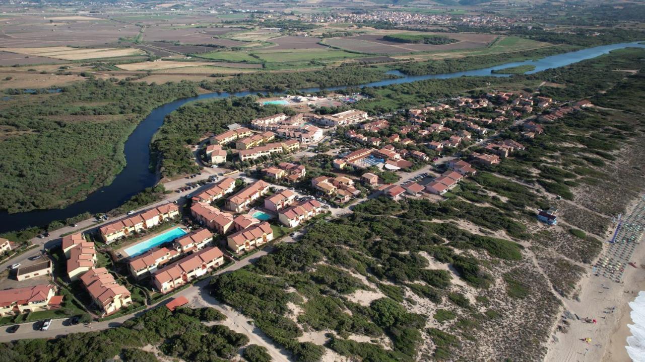 Baia Delle Mimose Lejlighedshotel Badesi Eksteriør billede