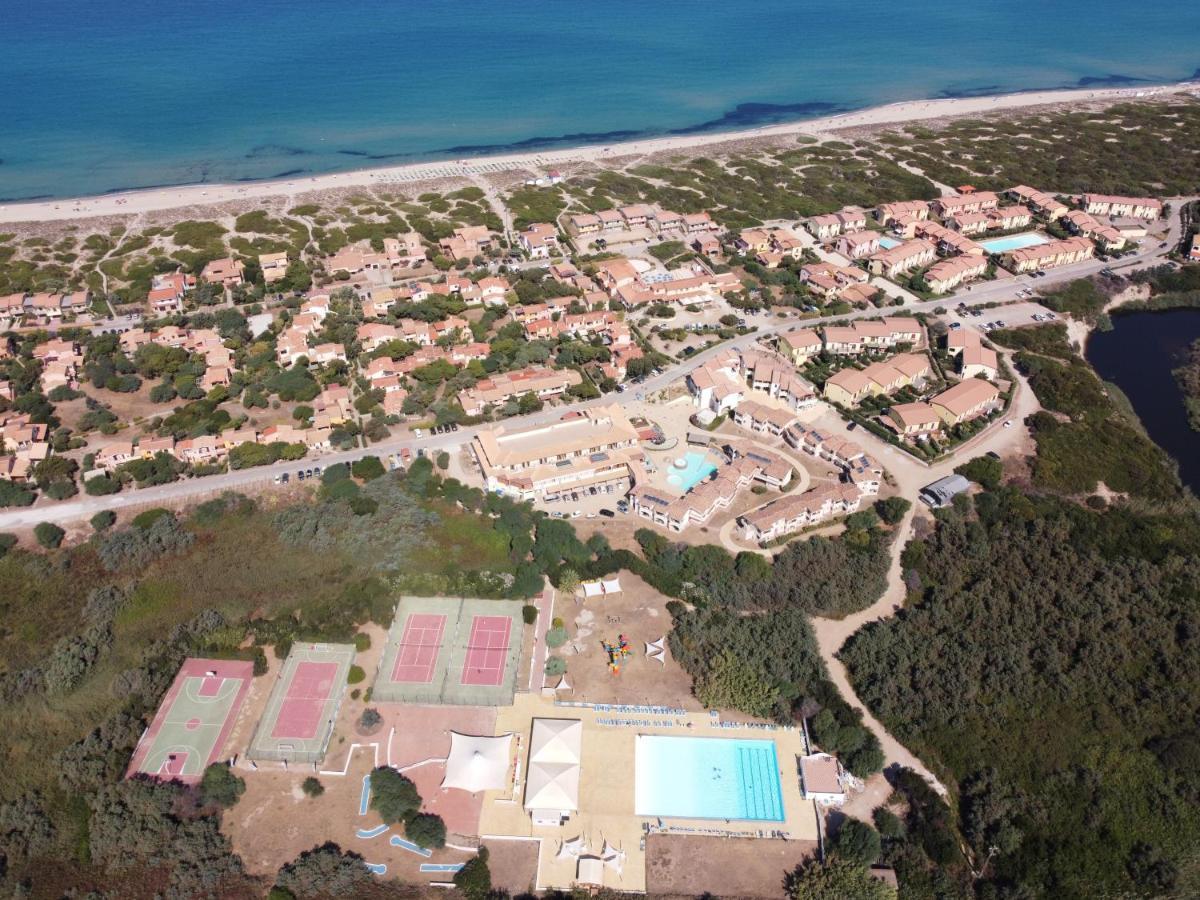 Baia Delle Mimose Lejlighedshotel Badesi Eksteriør billede