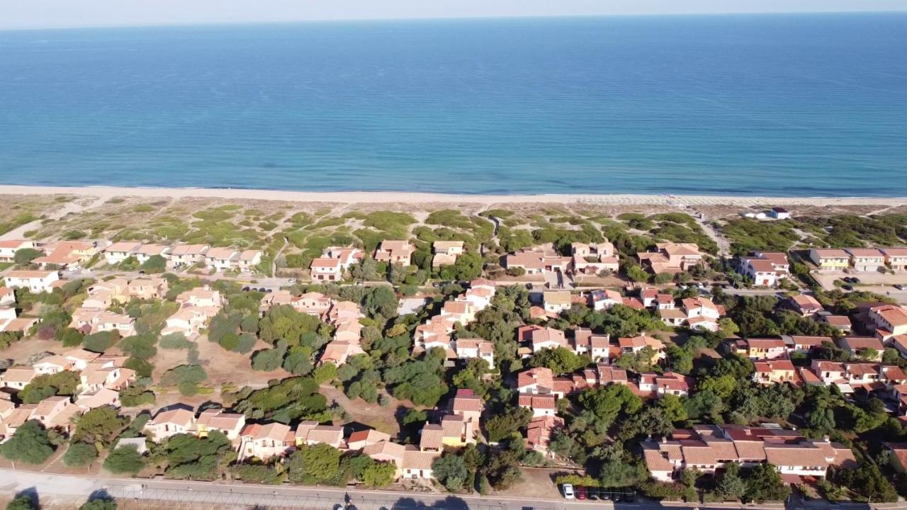 Baia Delle Mimose Lejlighedshotel Badesi Eksteriør billede
