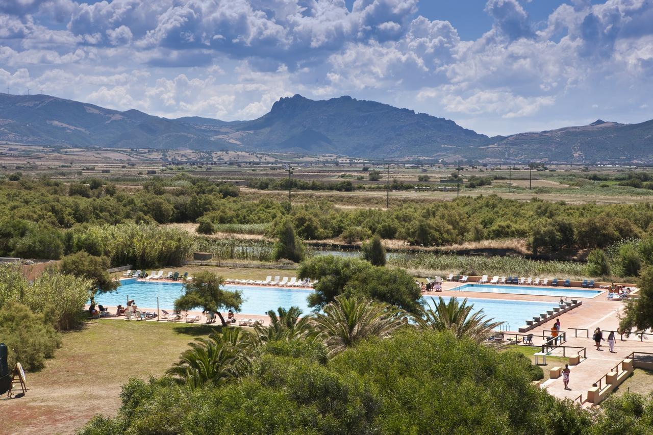 Baia Delle Mimose Lejlighedshotel Badesi Eksteriør billede