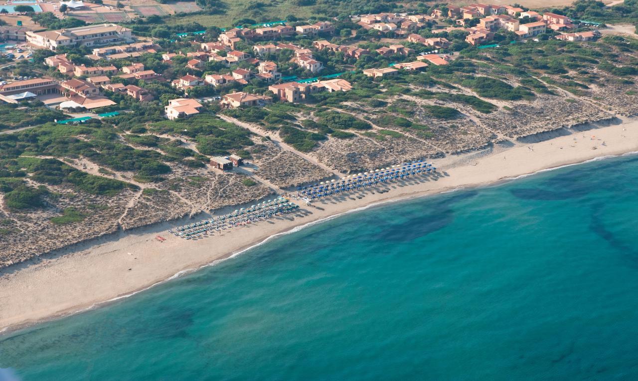 Baia Delle Mimose Lejlighedshotel Badesi Eksteriør billede