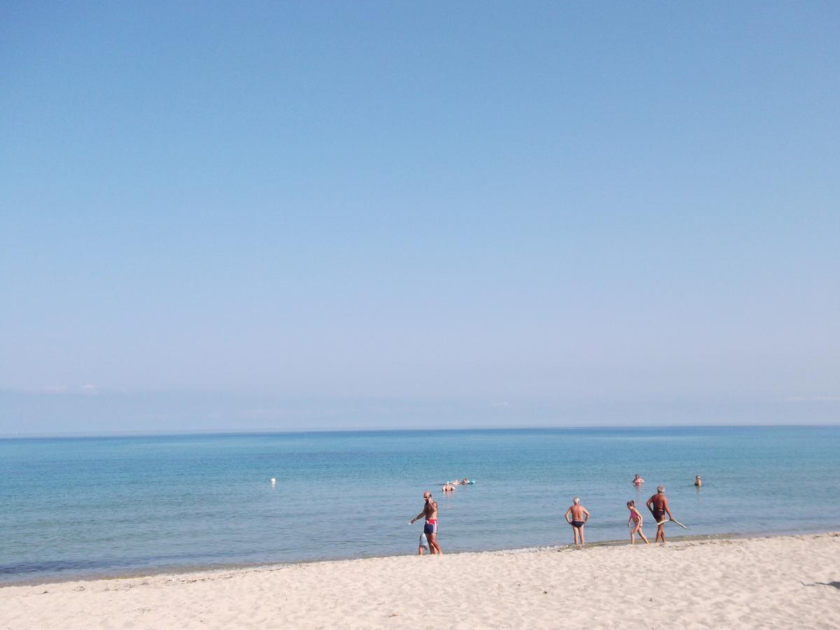 Baia Delle Mimose Lejlighedshotel Badesi Eksteriør billede